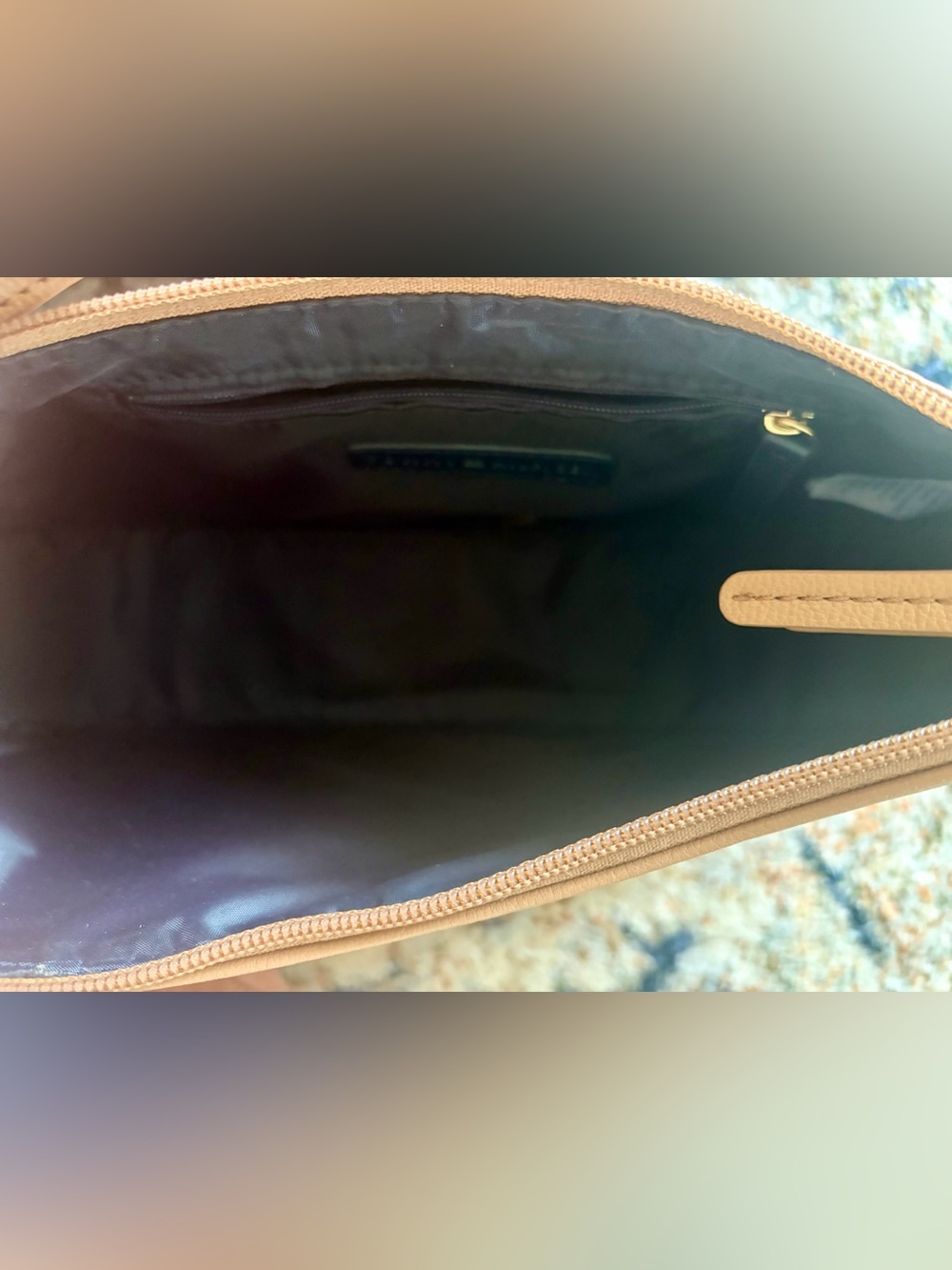 TOMMY HILFIGER Solid Beige Pu Hand Bag - Picture 8 of 10
